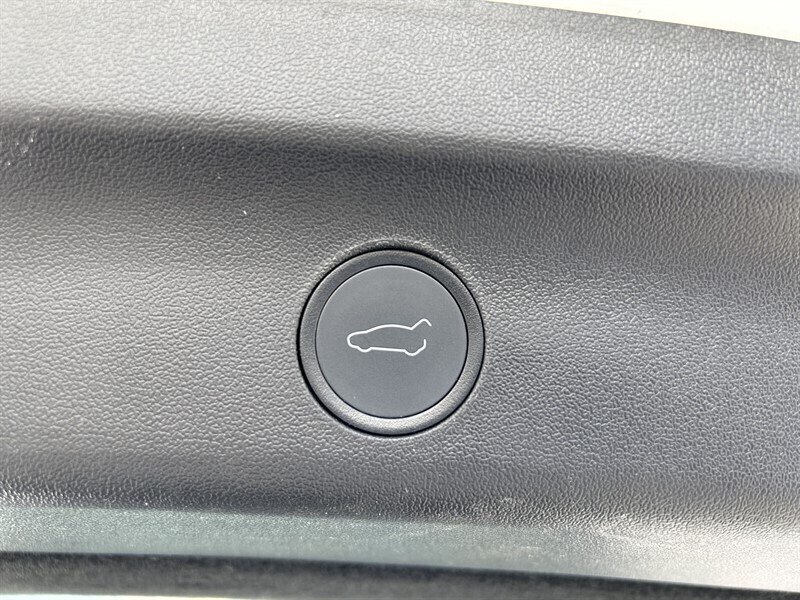 Vehicle image 49 of 100