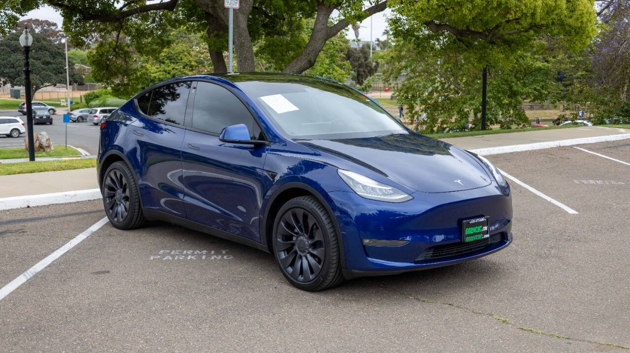 Vehicle image 3 of 28