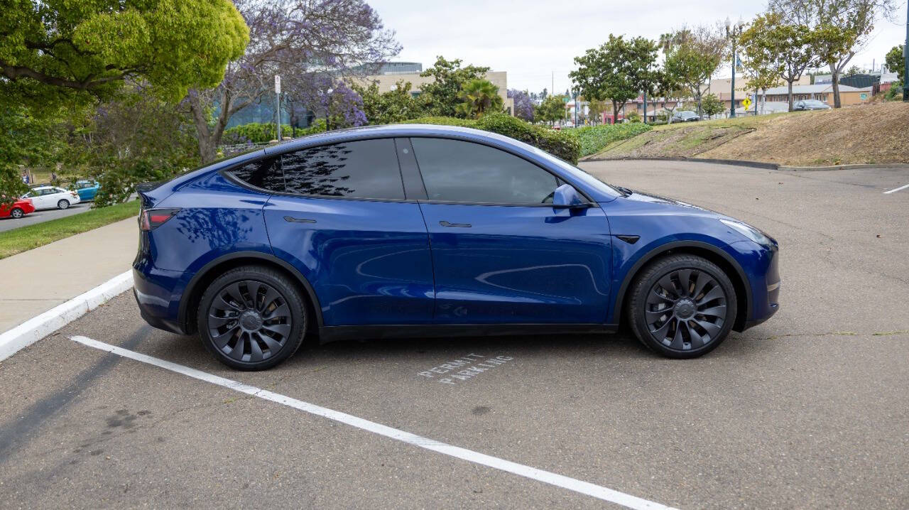 Vehicle image 6 of 28