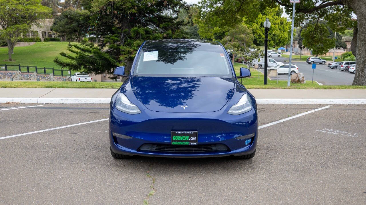 Vehicle image 2 of 28