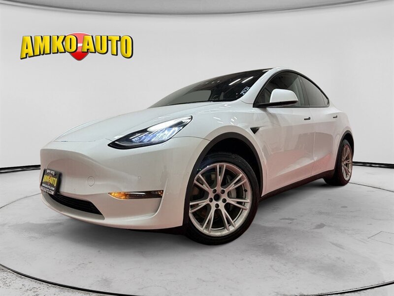 2021 Tesla Model Y Standard Range Image 2 of 45
