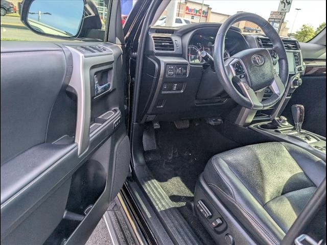 Vehicle image 7 of 23