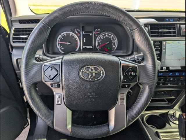 Vehicle image 9 of 23