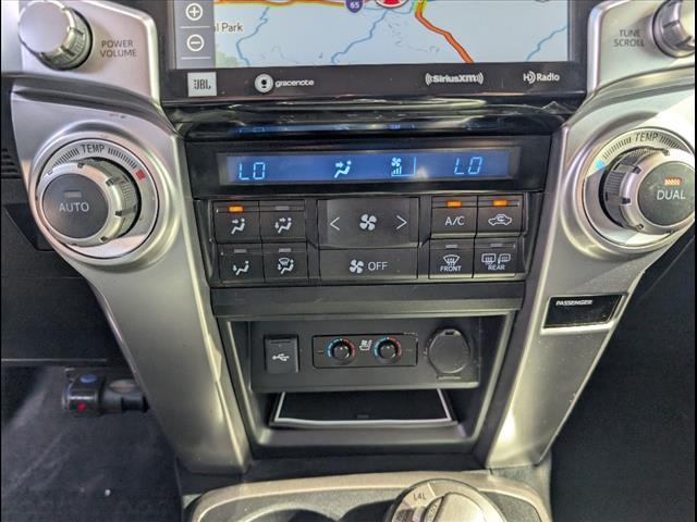 Vehicle image 13 of 23
