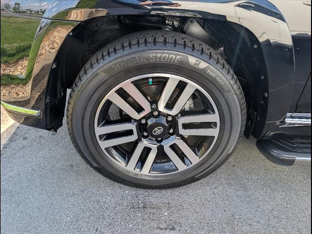 Vehicle image 6 of 23