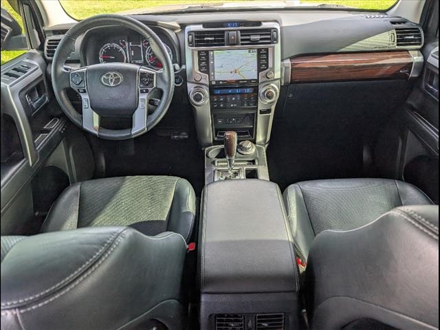 Vehicle image 19 of 23