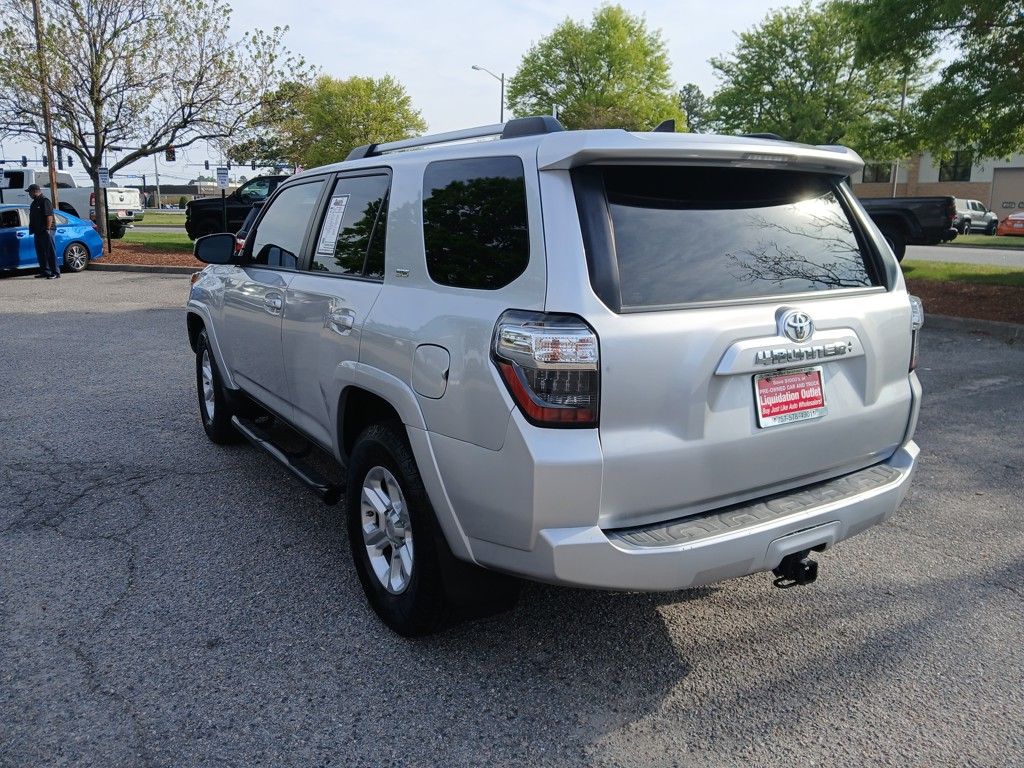 Vehicle image 7 of 28