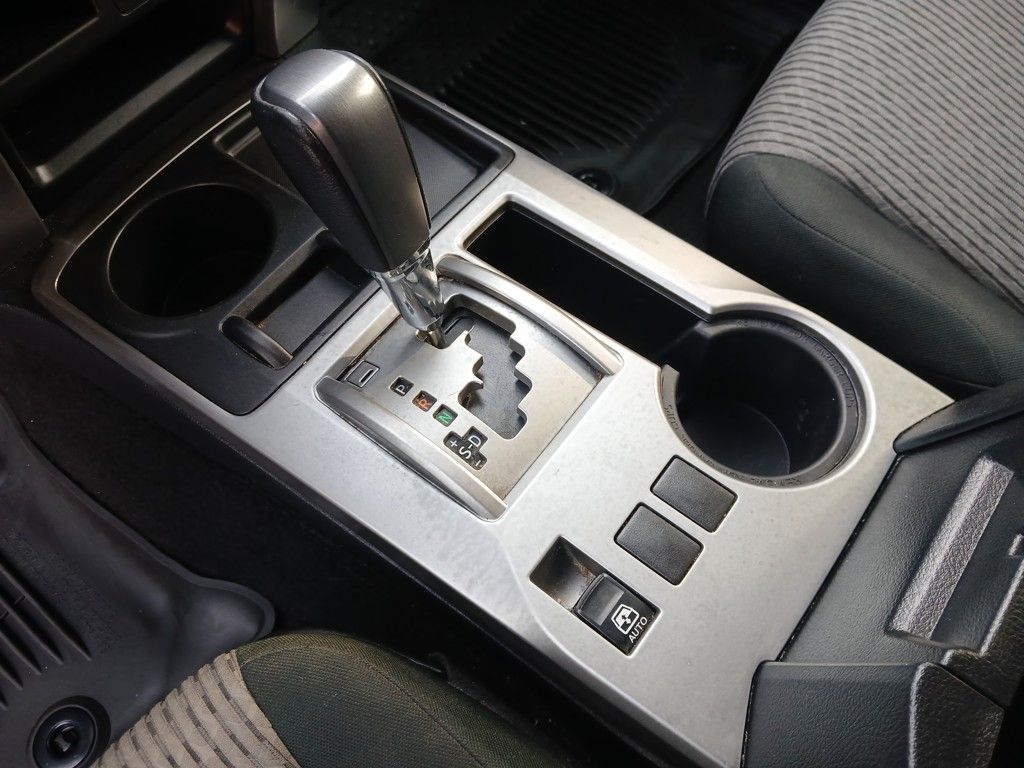 Vehicle image 22 of 28