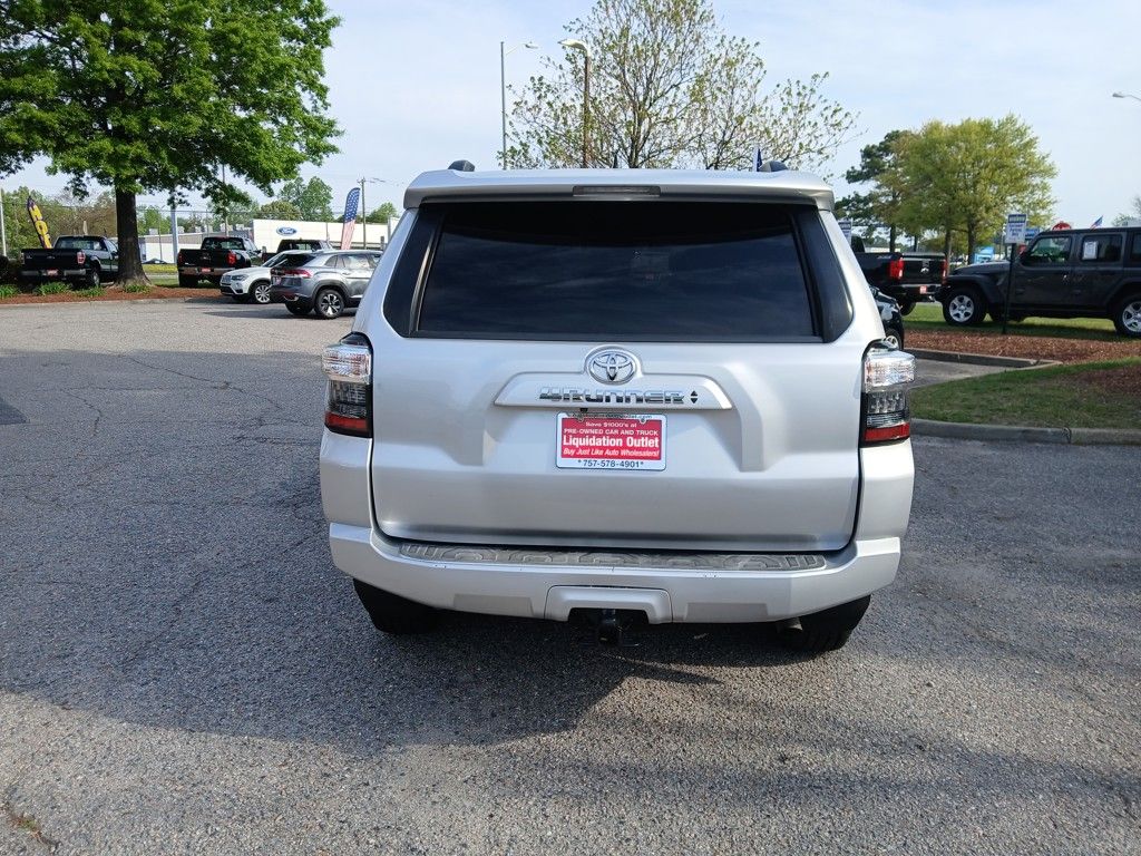 Vehicle image 6 of 28