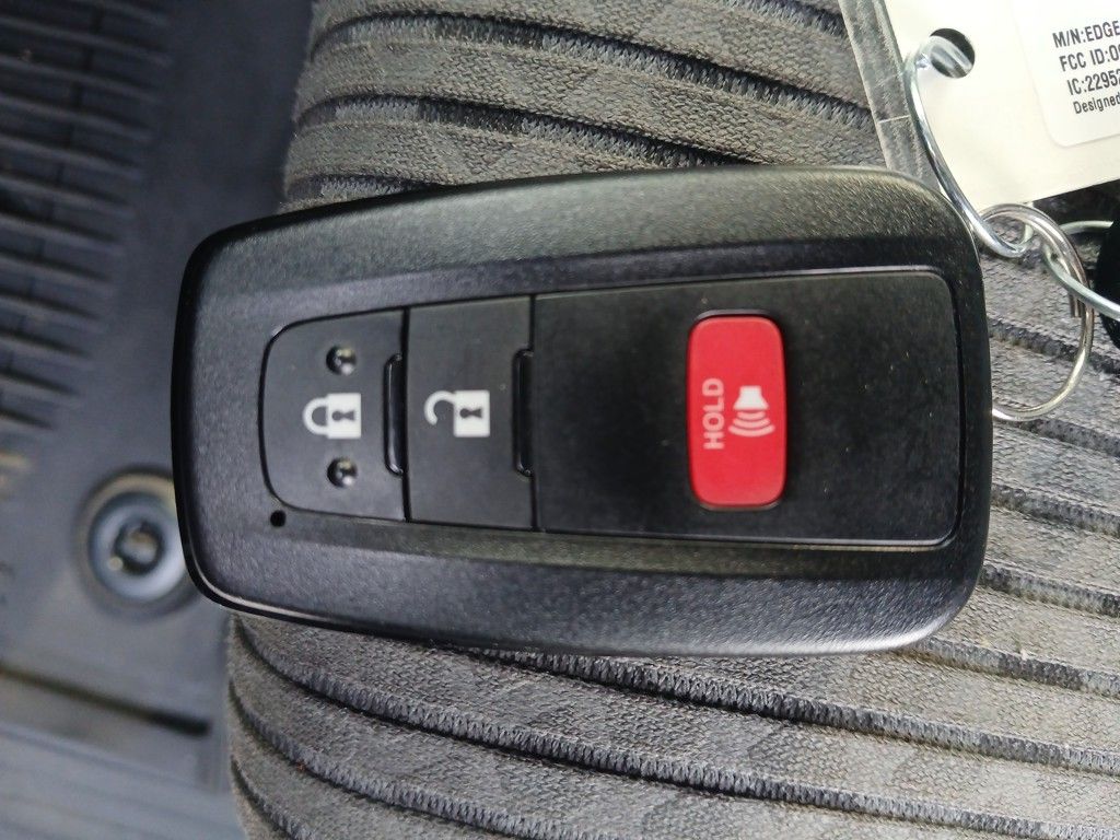 Vehicle image 27 of 28