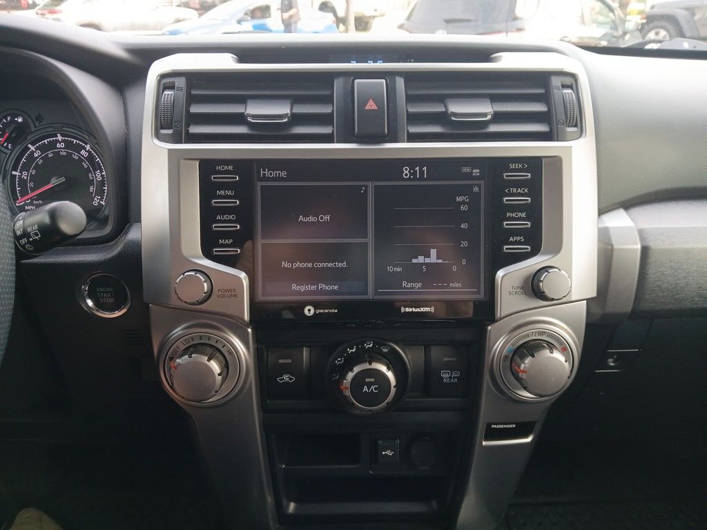 Vehicle image 18 of 28