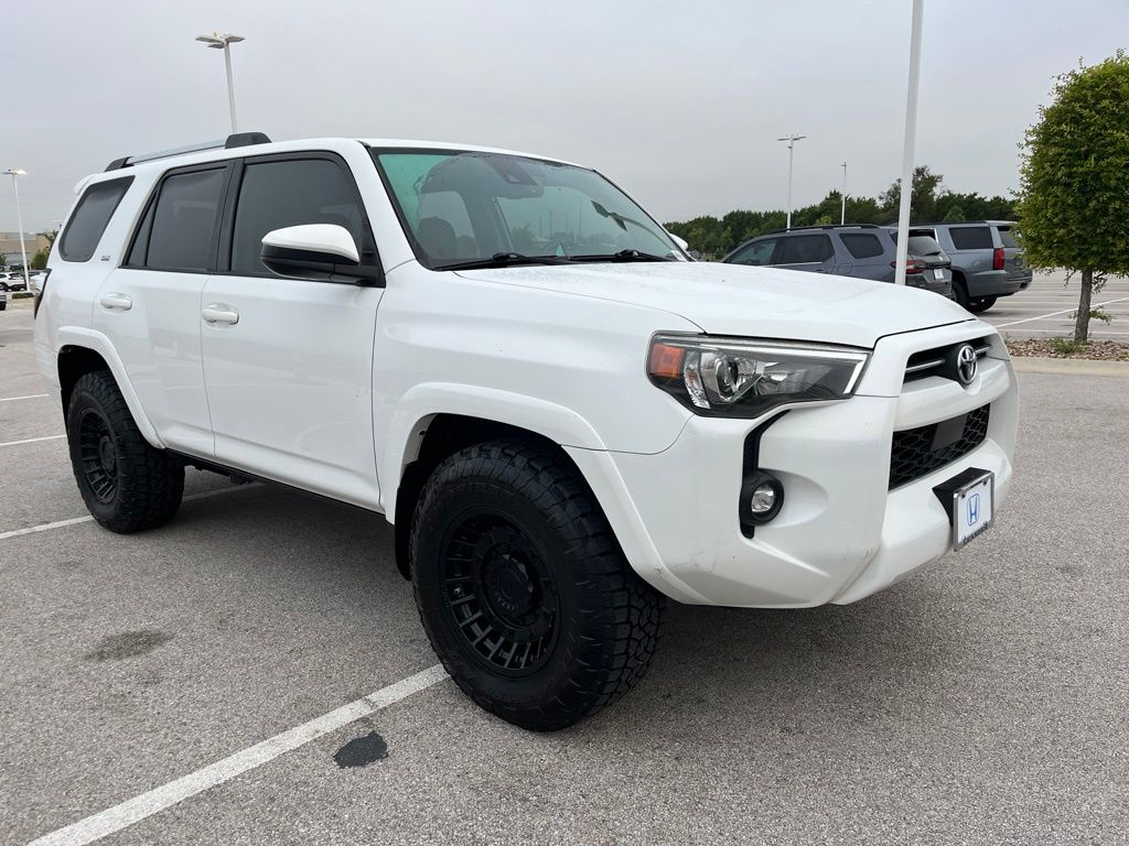 2021 Toyota 4Runner SR5 Image 3 of 30