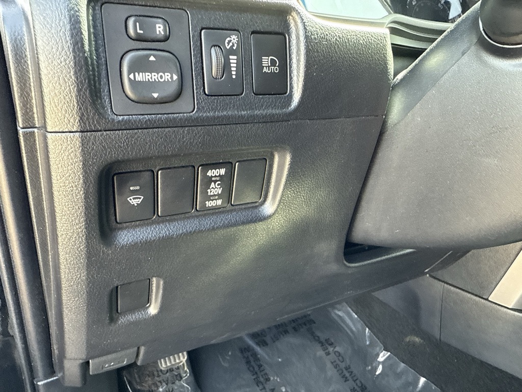 Vehicle image 16 of 31