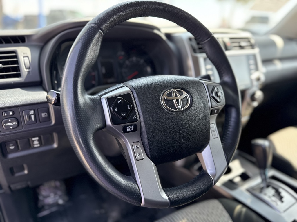 Vehicle image 13 of 31