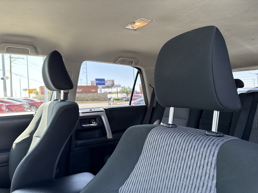 Vehicle image 12 of 31