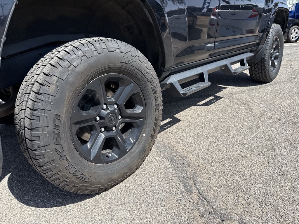 Vehicle image 28 of 31