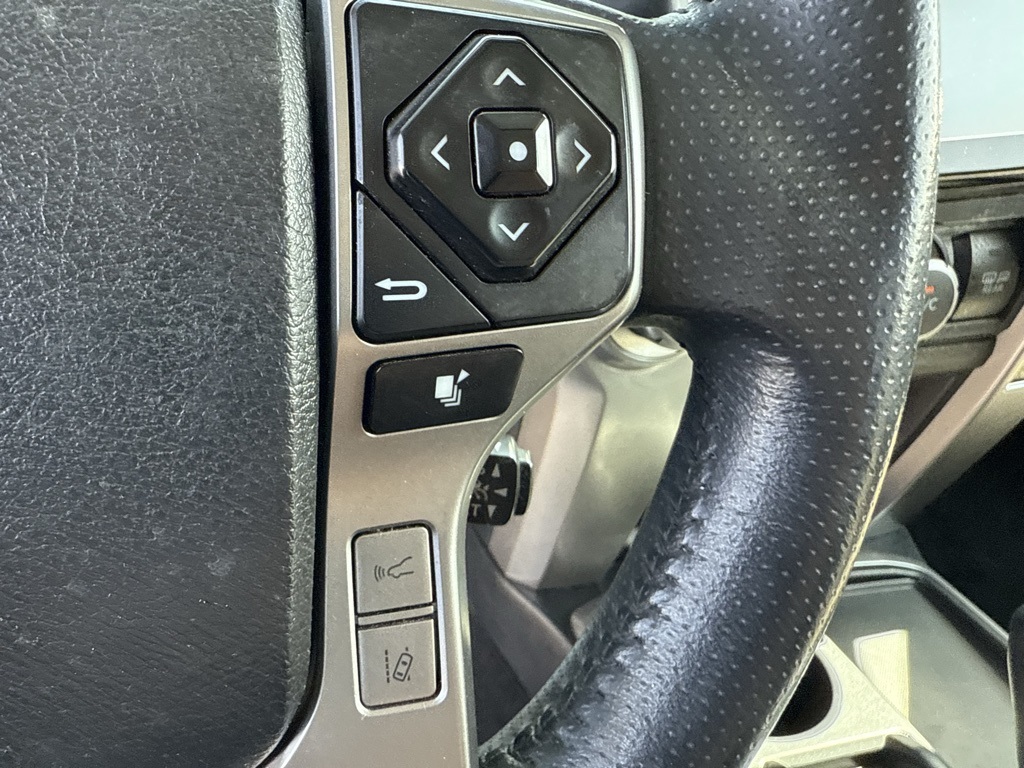 Vehicle image 15 of 31