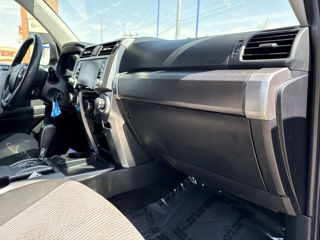 Vehicle image 26 of 31