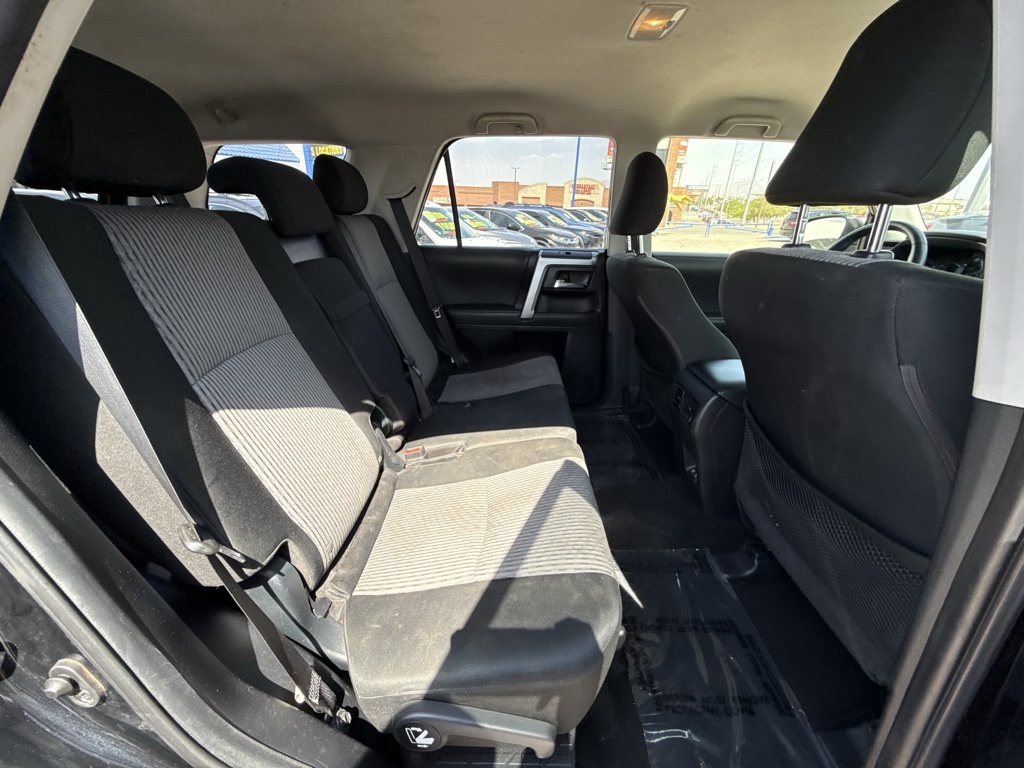 Vehicle image 22 of 31