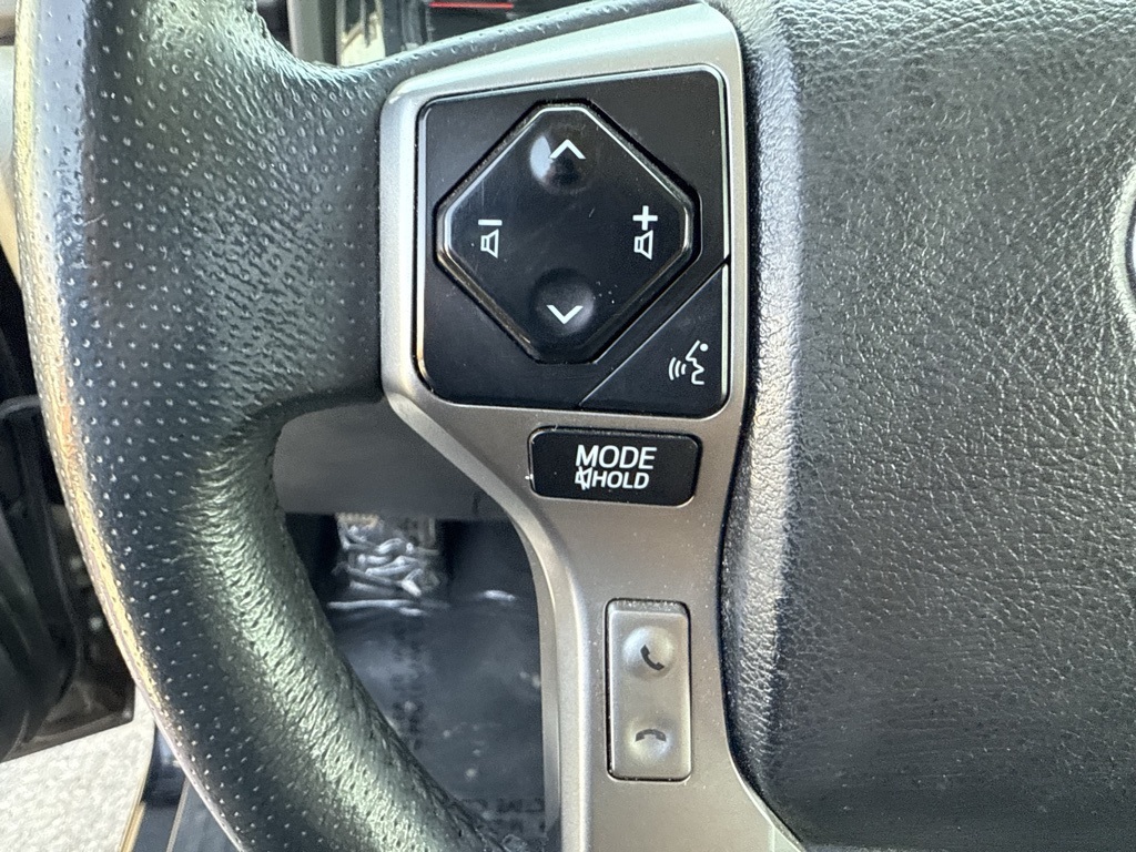 Vehicle image 14 of 31