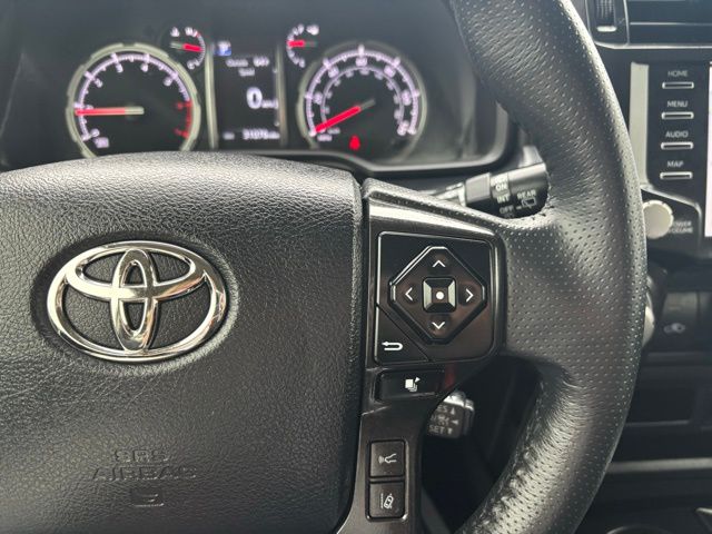 Vehicle image 18 of 28