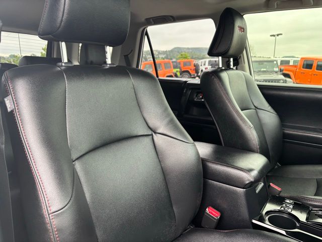Vehicle image 14 of 28
