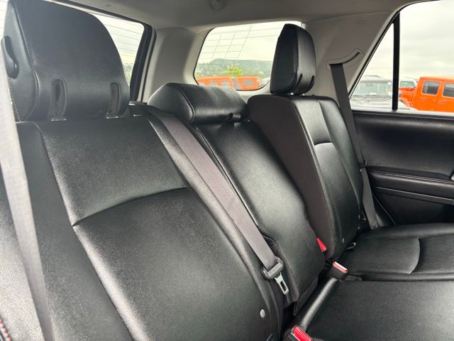 Vehicle image 12 of 28