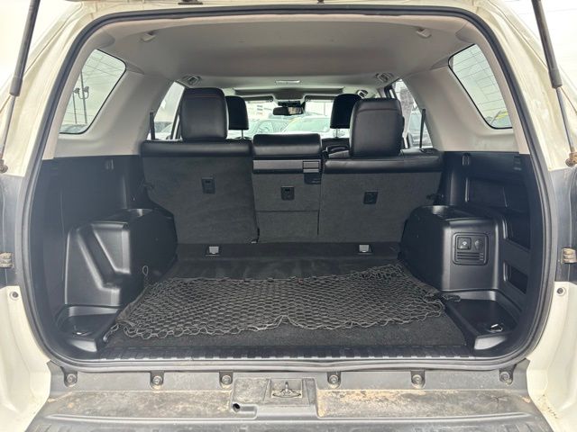 Vehicle image 11 of 28