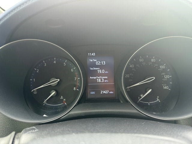Vehicle image 21 of 31