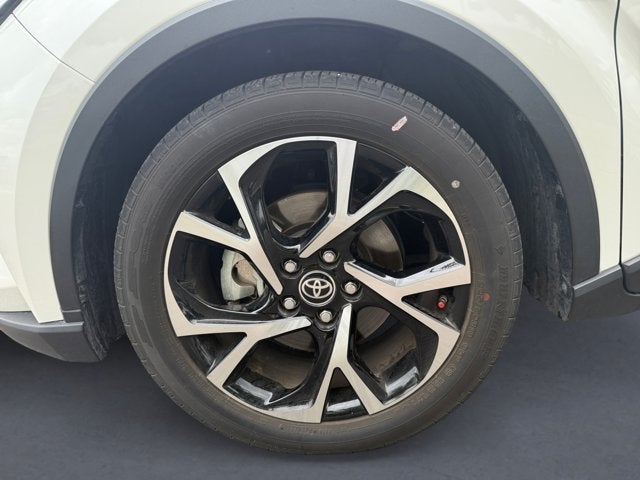 Vehicle image 13 of 31