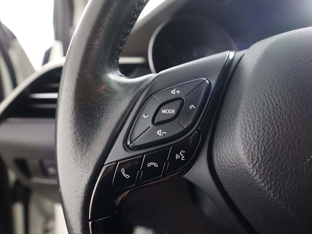 Vehicle image 41 of 49