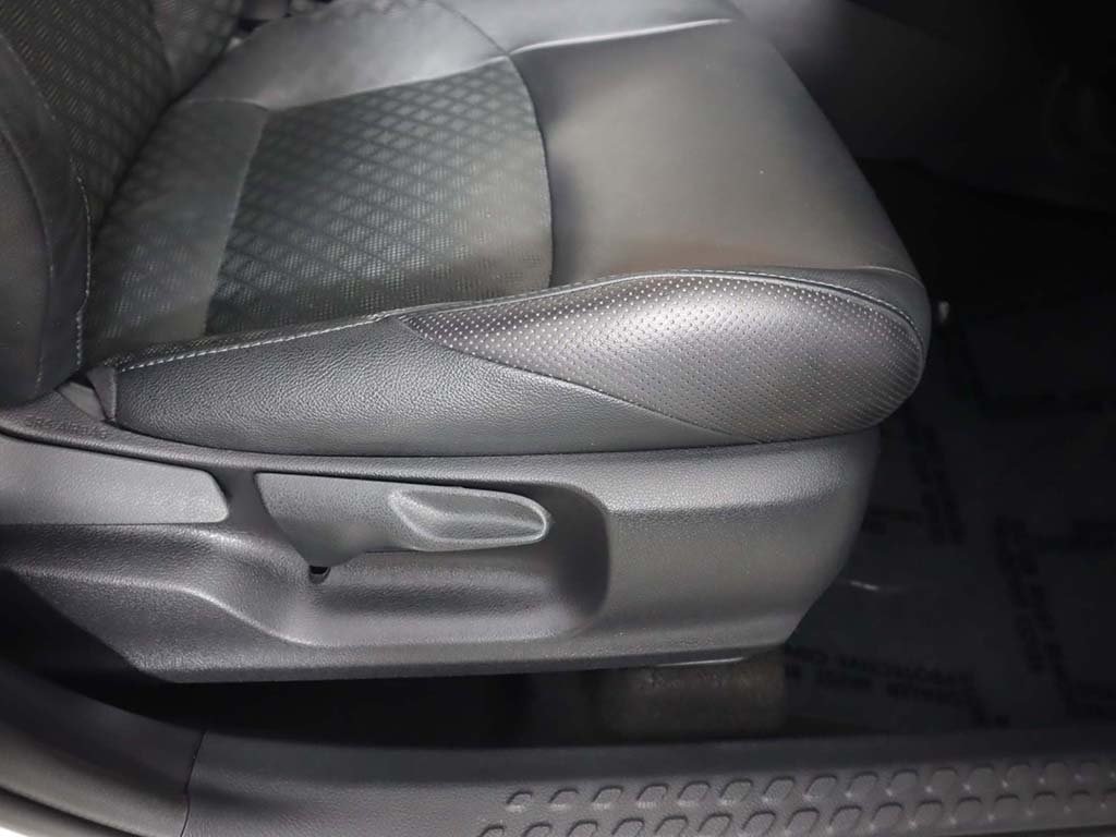 Vehicle image 31 of 49