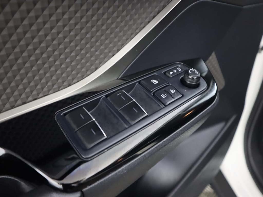 Vehicle image 36 of 49