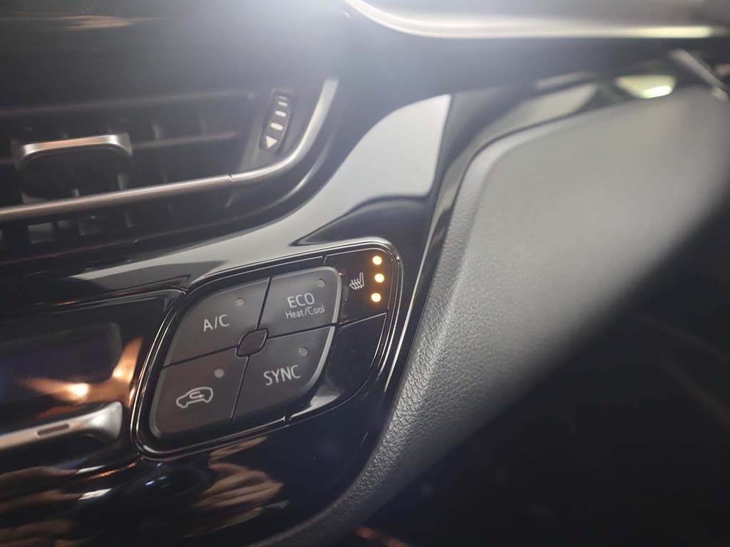 Vehicle image 47 of 49