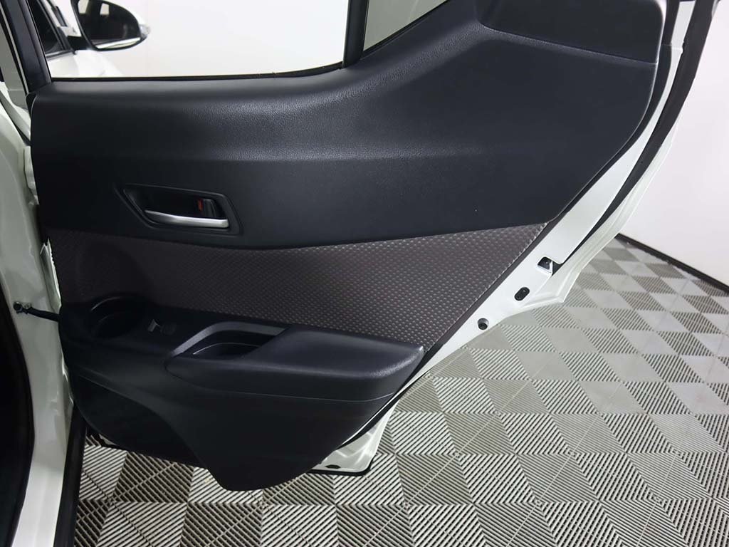 Vehicle image 25 of 49