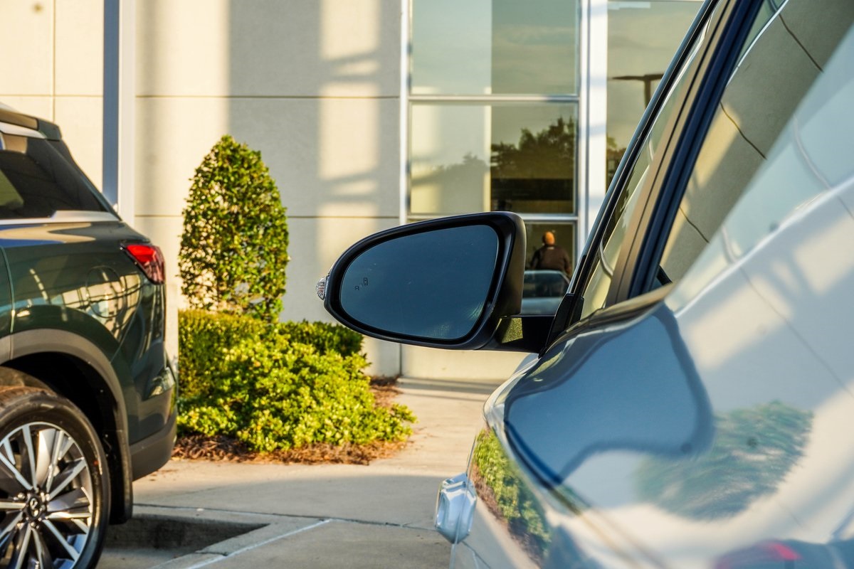 2021 Toyota C-HR XLE Image 26 of 29