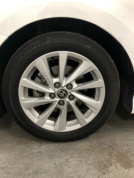 Vehicle image 23 of 28