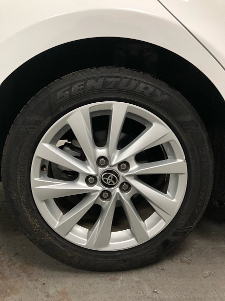 Vehicle image 25 of 28