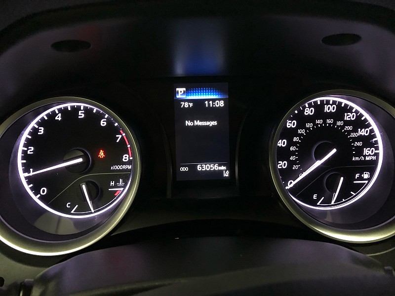 Vehicle image 10 of 28