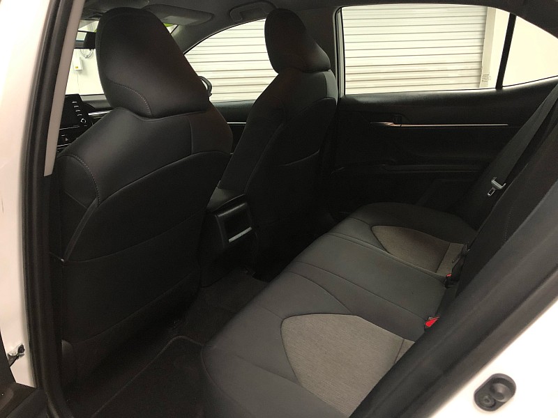 Vehicle image 17 of 28