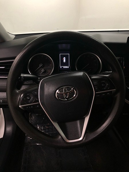 Vehicle image 9 of 28