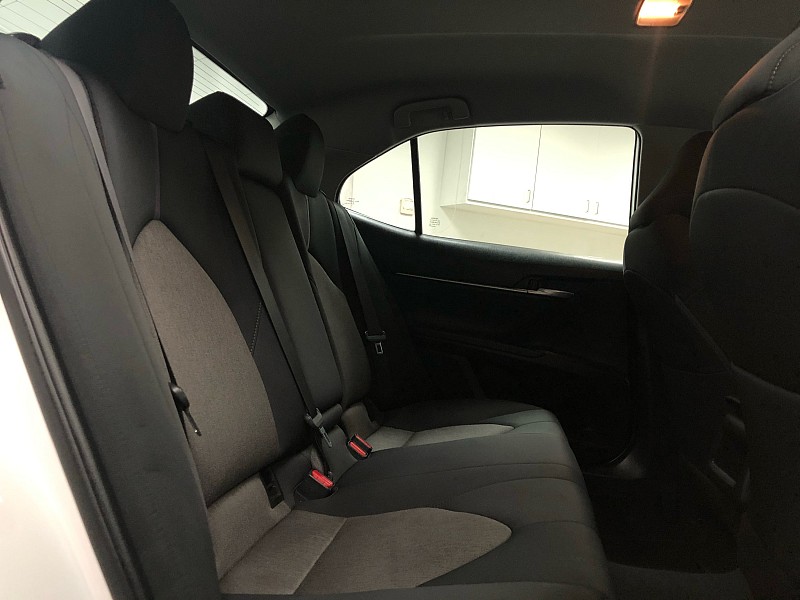 Vehicle image 18 of 28