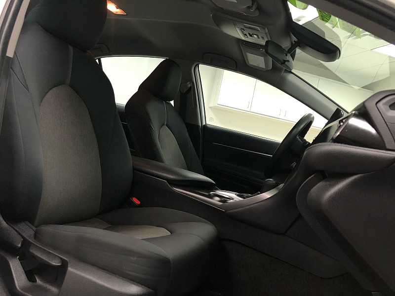 Vehicle image 19 of 28