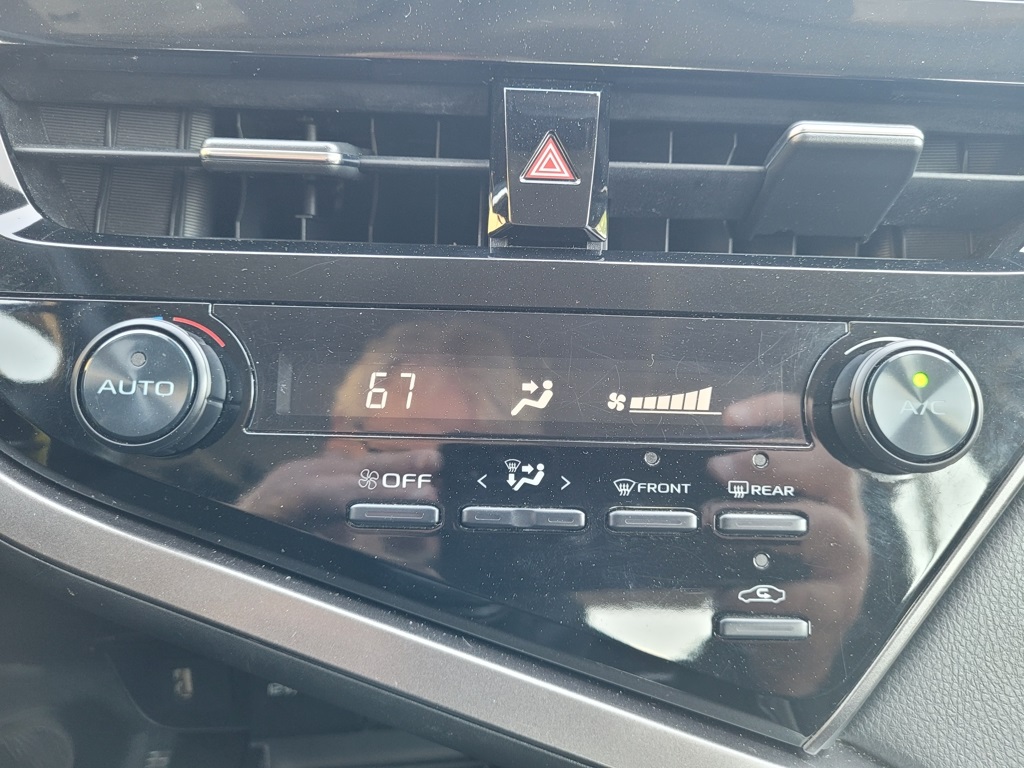 Vehicle image 13 of 19
