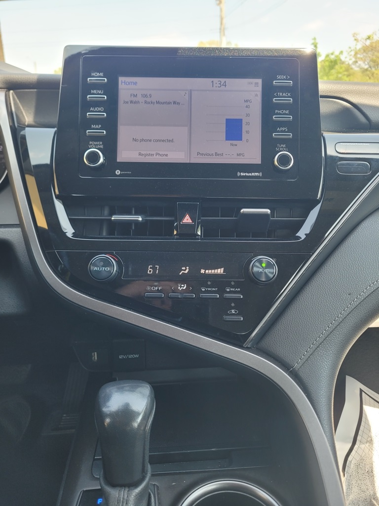 Vehicle image 15 of 19