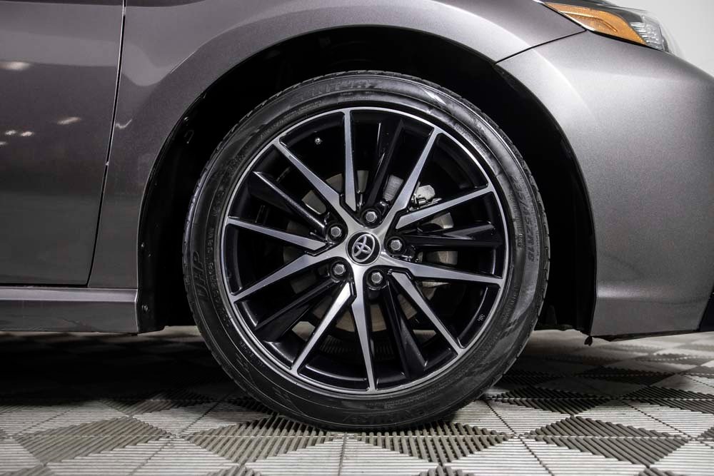 Vehicle image 31 of 38