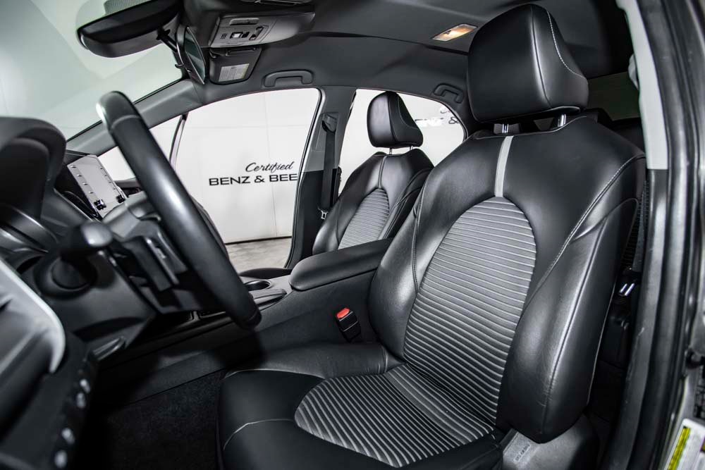 Vehicle image 28 of 38