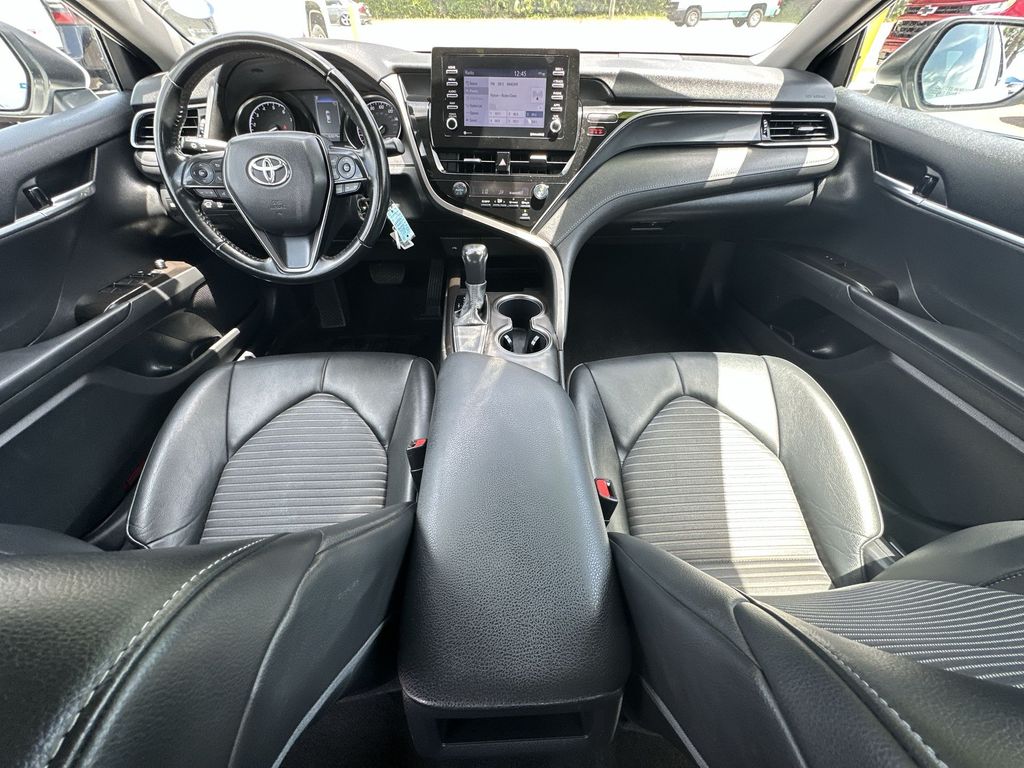 Vehicle image 18 of 31