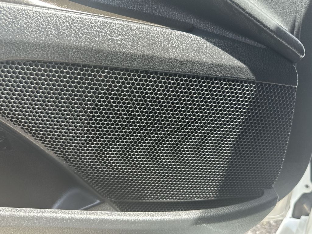 Vehicle image 29 of 31