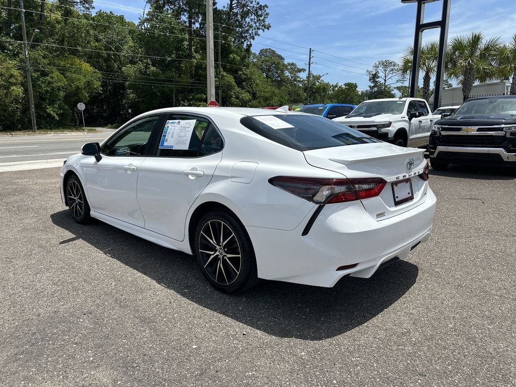 Vehicle image 8 of 31